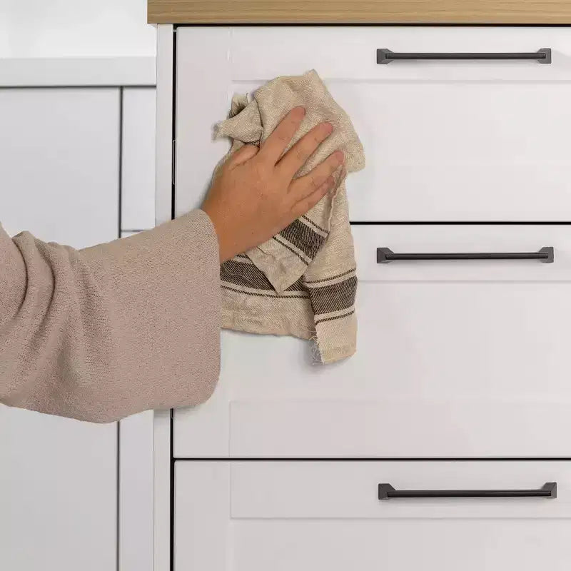 Îlot de cuisine à 6 tiroirs – Style champêtre, blanc et érable muscade, 47,25 po L